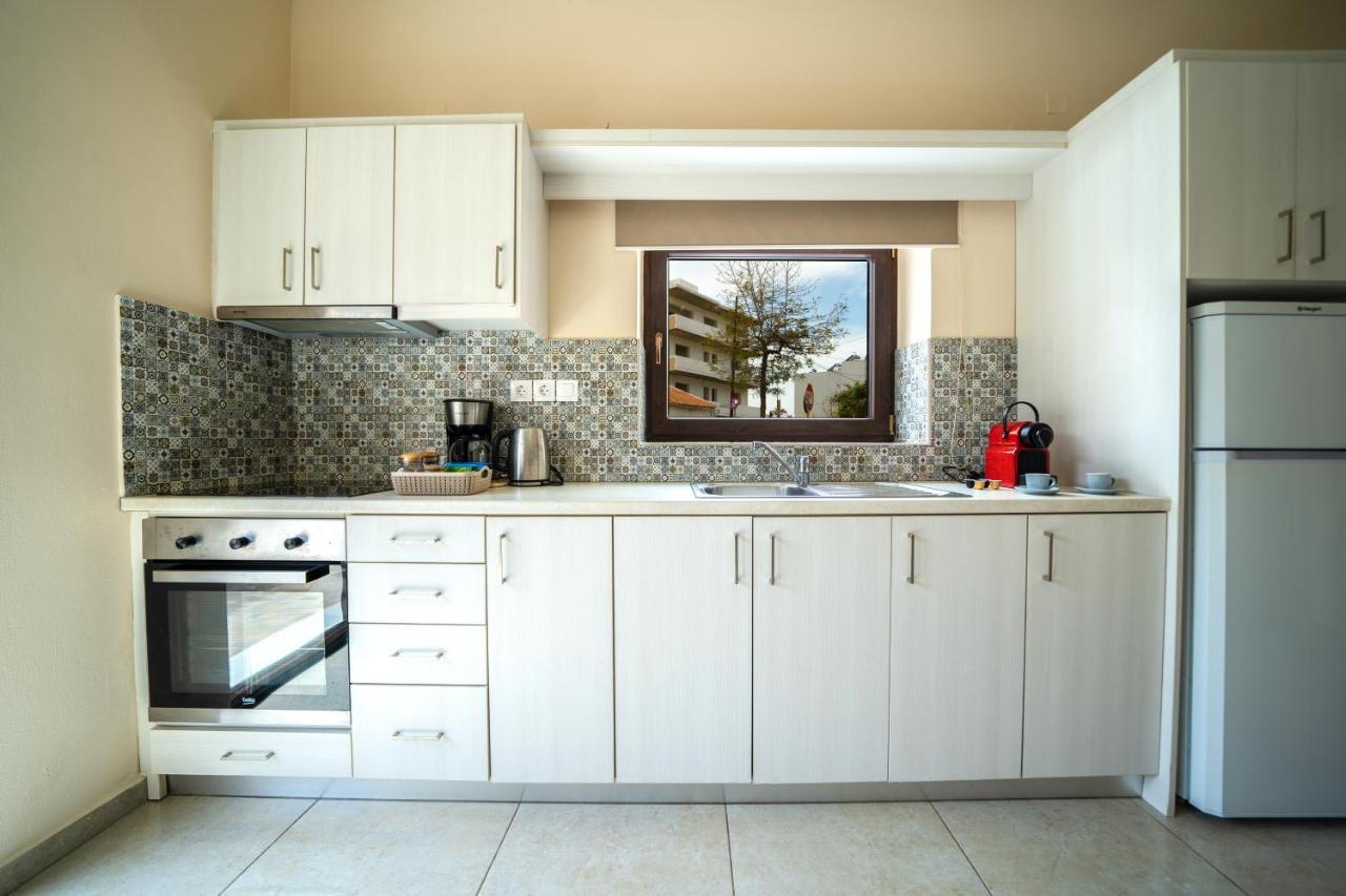 Iro City And Beach Boutique Homes Hriszí Aktí Haniá Kültér fotó