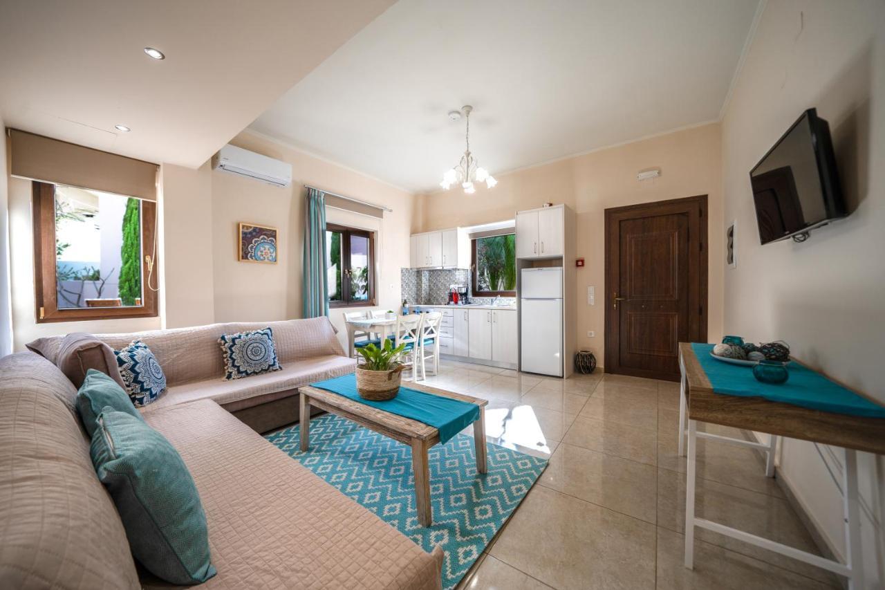 Iro City And Beach Boutique Homes Hriszí Aktí Haniá Kültér fotó
