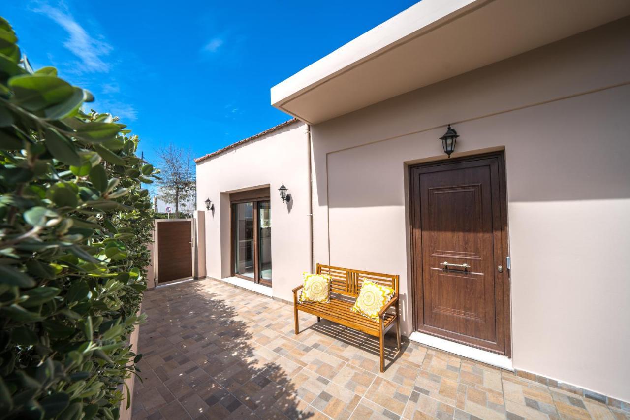 Iro City And Beach Boutique Homes Hriszí Aktí Haniá Kültér fotó
