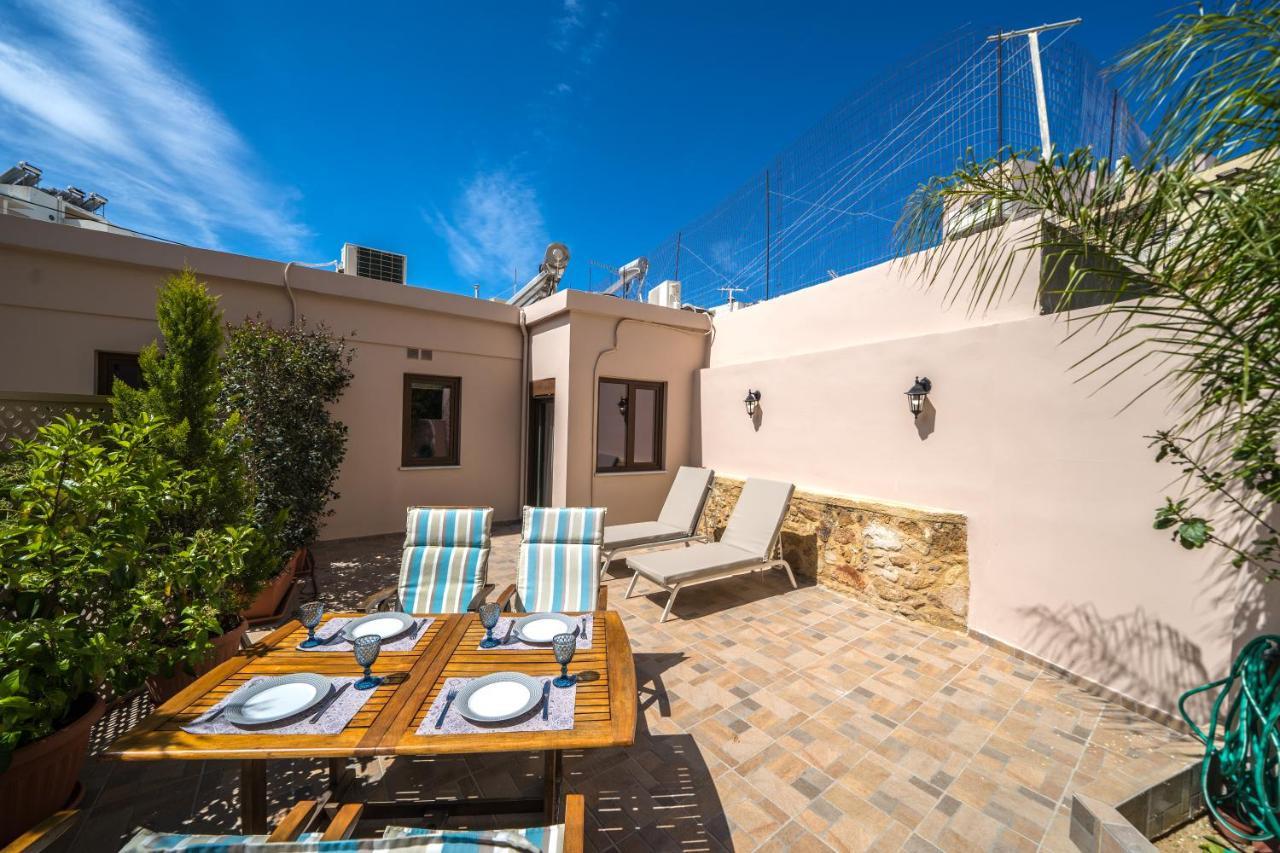 Iro City And Beach Boutique Homes Hriszí Aktí Haniá Kültér fotó
