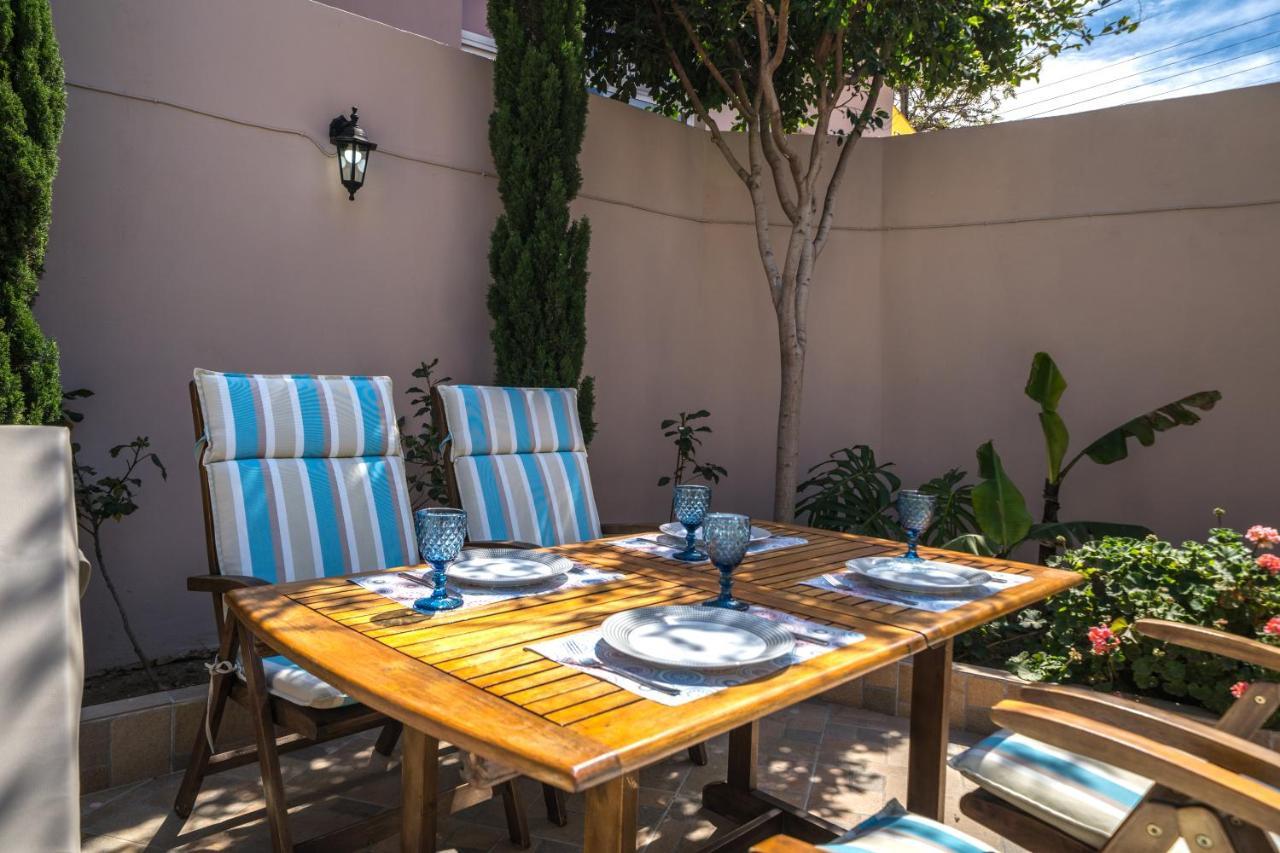Iro City And Beach Boutique Homes Hriszí Aktí Haniá Kültér fotó