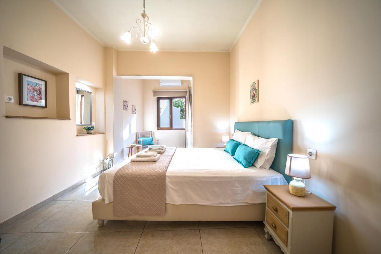 Iro City And Beach Boutique Homes Hriszí Aktí Haniá Kültér fotó