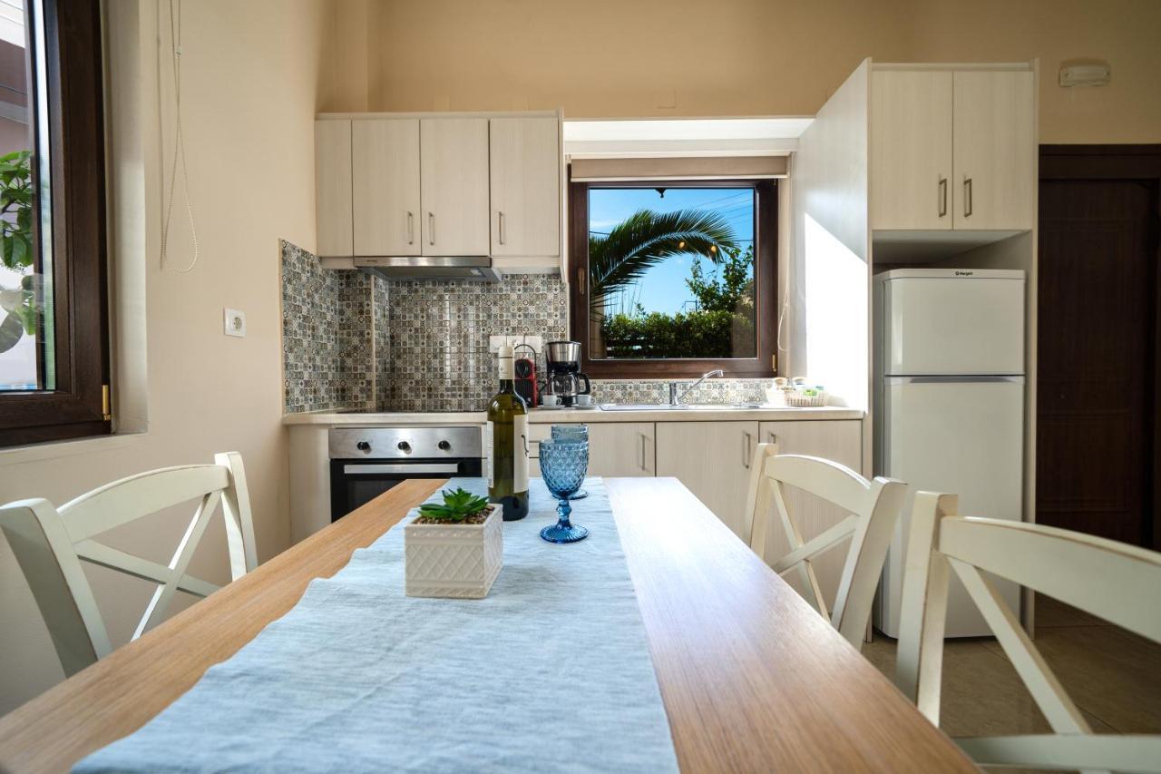 Iro City And Beach Boutique Homes Hriszí Aktí Haniá Kültér fotó