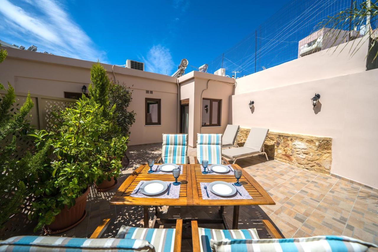 Iro City And Beach Boutique Homes Hriszí Aktí Haniá Kültér fotó